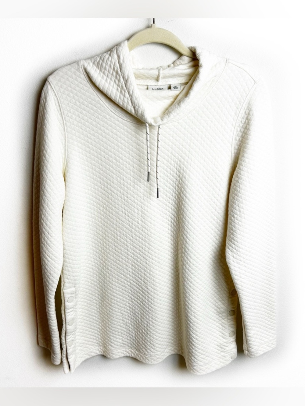 L.L. Bean Women's softlight quilted funnel neck pullover sweater size: M